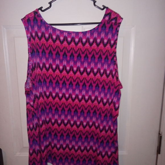 3/$10 CATHERINES Tank Top Size 4X 30/32W  Polyester Geometric - Picture 3 of 5